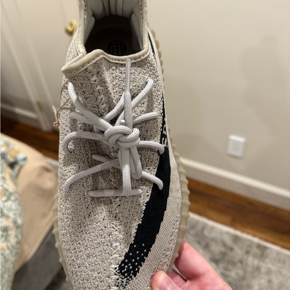 Yeezy boost 350 V2 - Picture 4 of 5